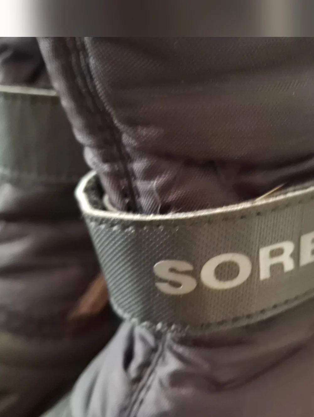 Sorel Black Insulated Snow Boots with Drawstring Top Size 4.